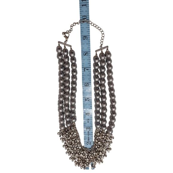 Gray Triple Pearl Strand Necklace Rhinestones Silver Bling Flowers Retro Classic - Picture 10 of 11